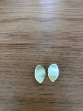 Madewell Gold-Tone Yellow Oval Shell Stud Earrings